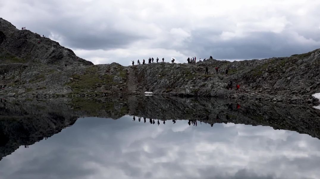 ⁣Norway’s Most Scenic Mountain Ridge (Besseggen 4K Ultra HD) 🇳🇴
