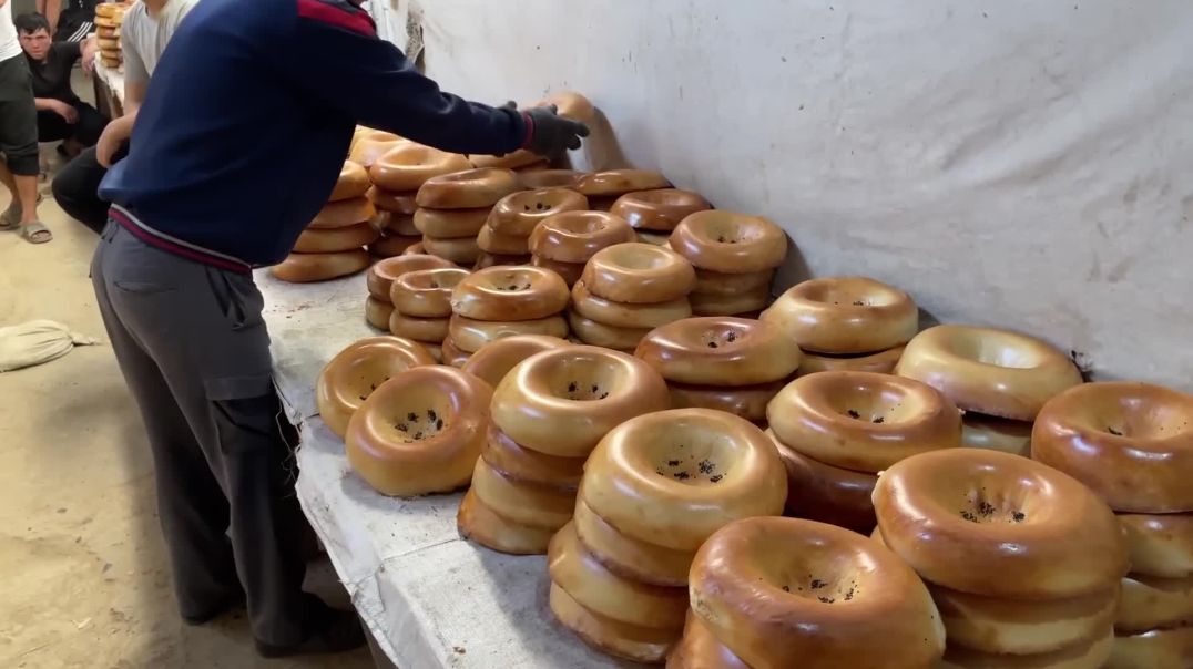 How 15,000 Legendary Samarkand Breads are Made Everyday (Mass Production)
